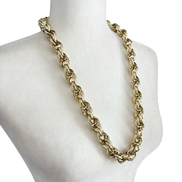 Vintage Coro Gold Tone Triple Loop Long Chain Necklace 28" - Picture 2 of 10